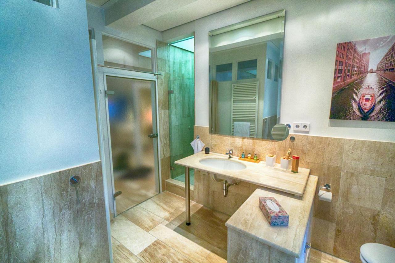 Neu! Einmaliges Loft Im Binnenhafen - Hafenblick! Hamburg-Harburg Buitenkant foto