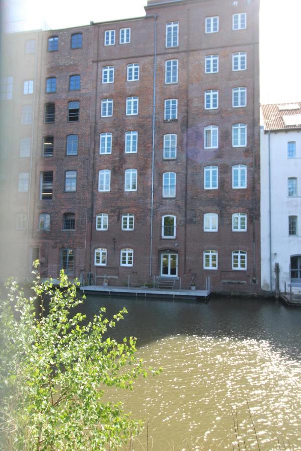 Neu! Einmaliges Loft Im Binnenhafen - Hafenblick! Hamburg-Harburg Buitenkant foto